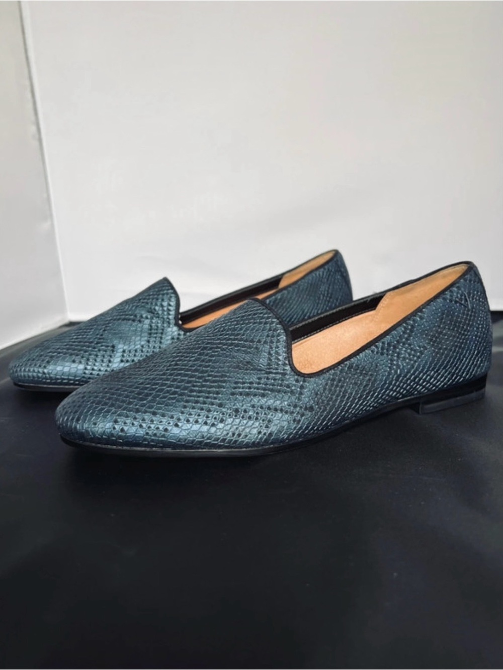 EUC Host Pick 🎉 Vionic Leather Willa II Slip On Loafers Blue Metallic Snake $130 - Picture 2 of 8